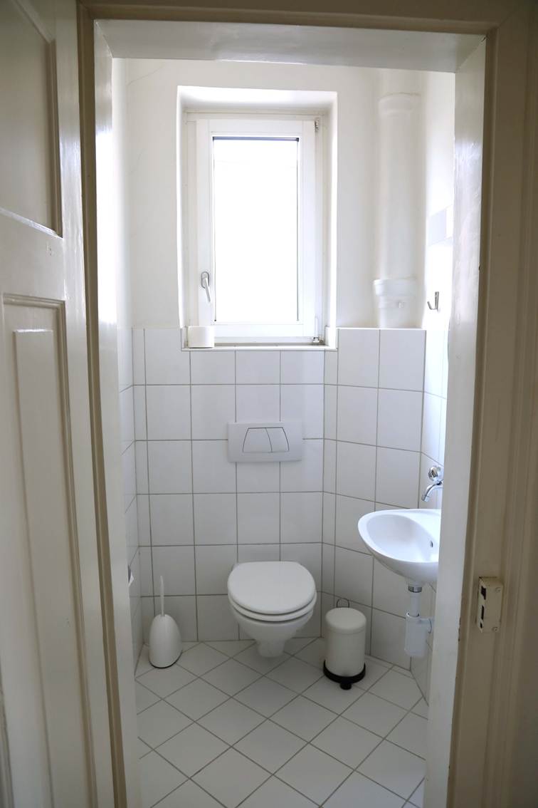 Ein Bild, das Im Haus, Wand, Installationszubehr, Badezimmerzubehr enthlt.

KI-generierte Inhalte knnen fehlerhaft sein.